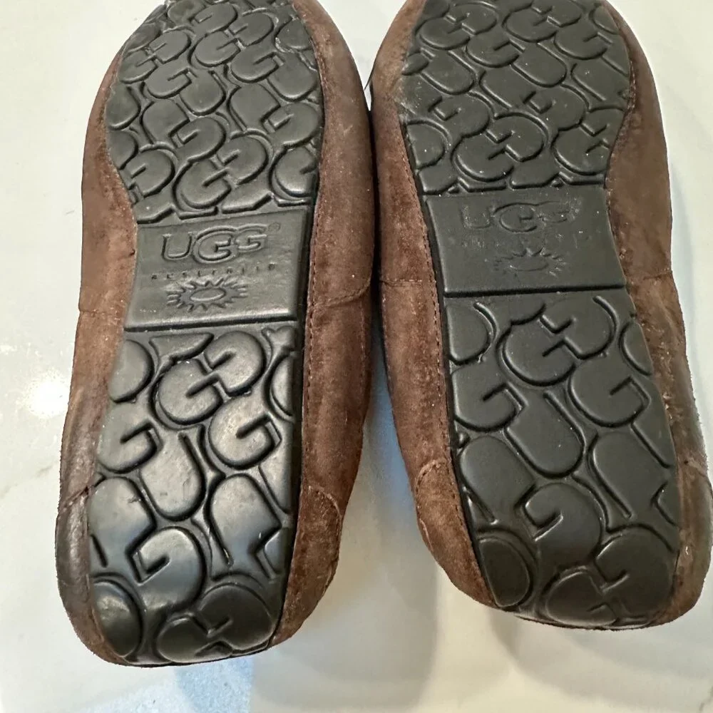 UGG Ascott Slippers, brown suede, size 11